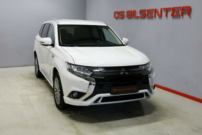 mitsubishi-outlander-elektrisitetbensin-2020-big-1