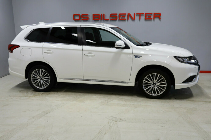 mitsubishi-outlander-elektrisitetbensin-2020-big-2
