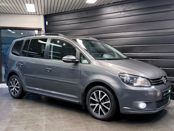 volkswagen-touran-diesel-2013-big-9