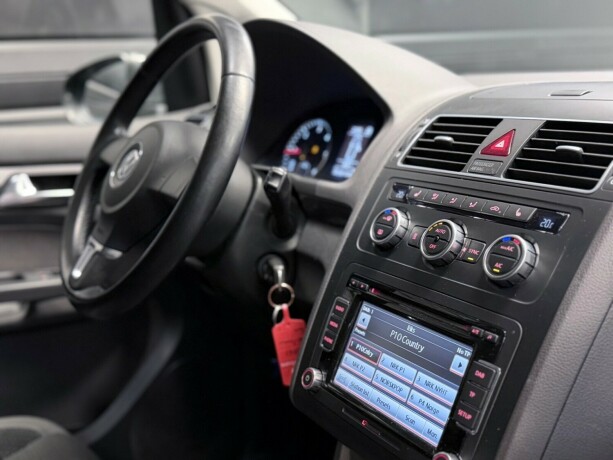 volkswagen-touran-diesel-2013-big-13