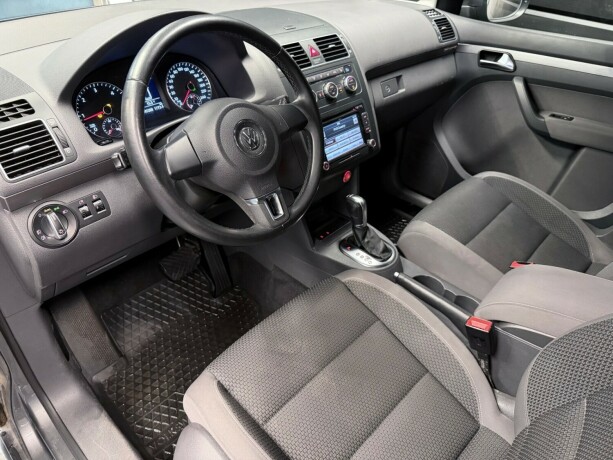 volkswagen-touran-diesel-2013-big-11