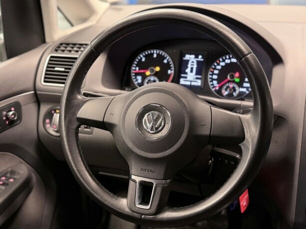 volkswagen-touran-diesel-2013-big-19