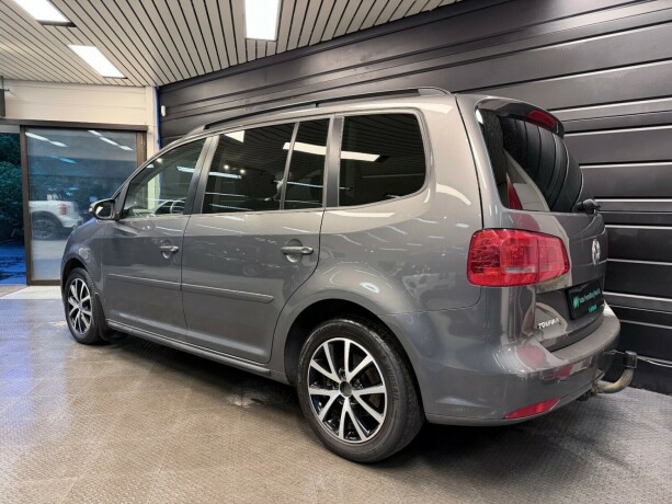 volkswagen-touran-diesel-2013-big-5