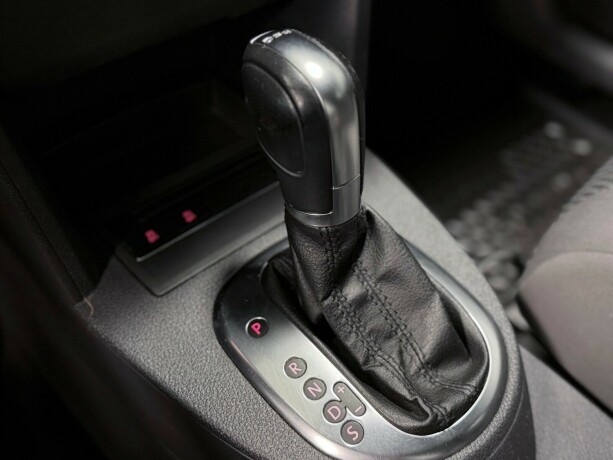 volkswagen-touran-diesel-2013-big-20