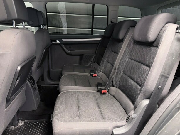 volkswagen-touran-diesel-2013-big-16