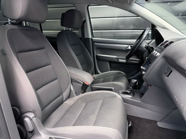 volkswagen-touran-diesel-2013-big-15