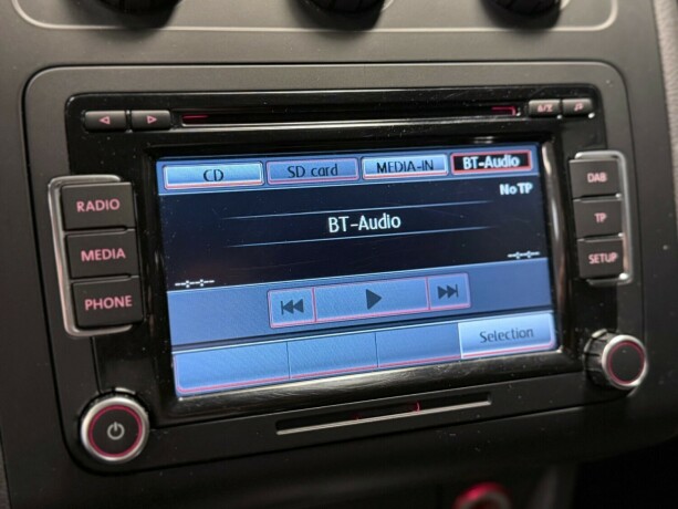 volkswagen-touran-diesel-2013-big-23