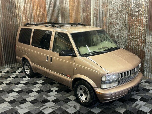 chevrolet-astro-van-bensin-2001-big-1