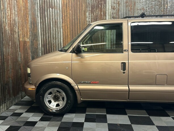 chevrolet-astro-van-bensin-2001-big-18