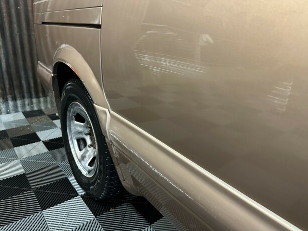 chevrolet-astro-van-bensin-2001-big-11