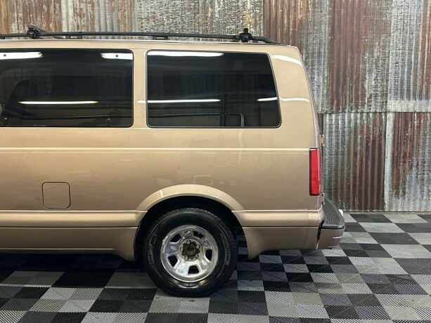 chevrolet-astro-van-bensin-2001-big-17
