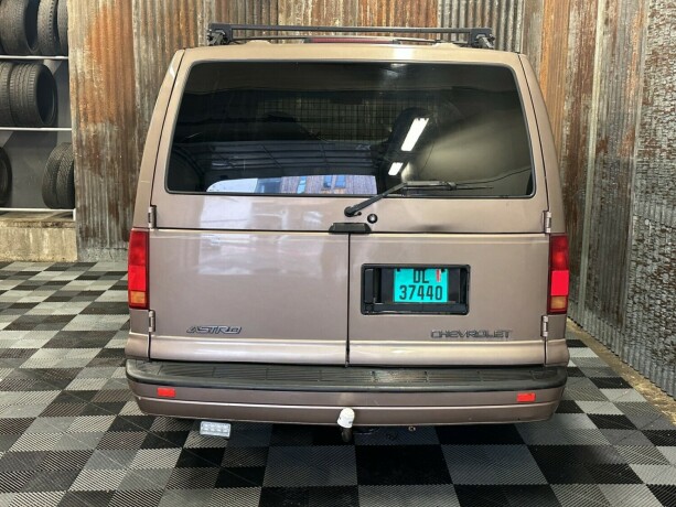 chevrolet-astro-van-bensin-2001-big-22