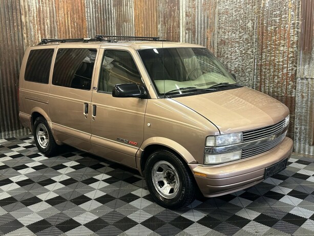 chevrolet-astro-van-bensin-2001-big-0