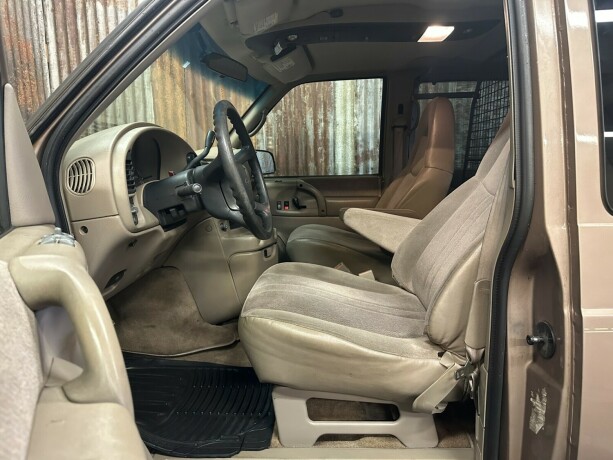 chevrolet-astro-van-bensin-2001-big-24