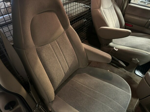 chevrolet-astro-van-bensin-2001-big-35