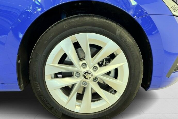 skoda-octavia-diesel-2024-big-14