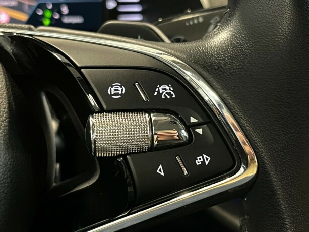 skoda-octavia-diesel-2024-big-31