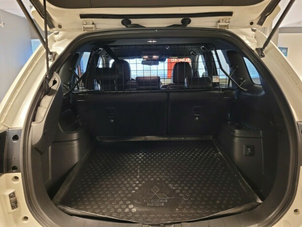 mitsubishi-outlander-plug-in-petrol-2020-big-20