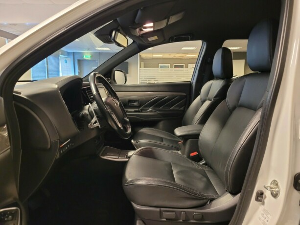 mitsubishi-outlander-plug-in-petrol-2020-big-22