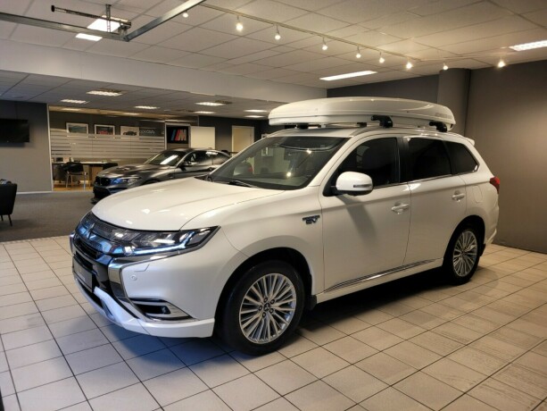 mitsubishi-outlander-plug-in-petrol-2020-big-7
