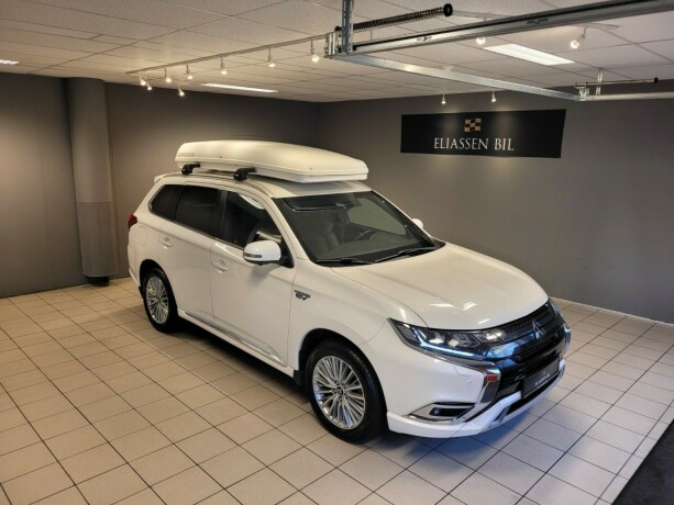 mitsubishi-outlander-plug-in-petrol-2020-big-1