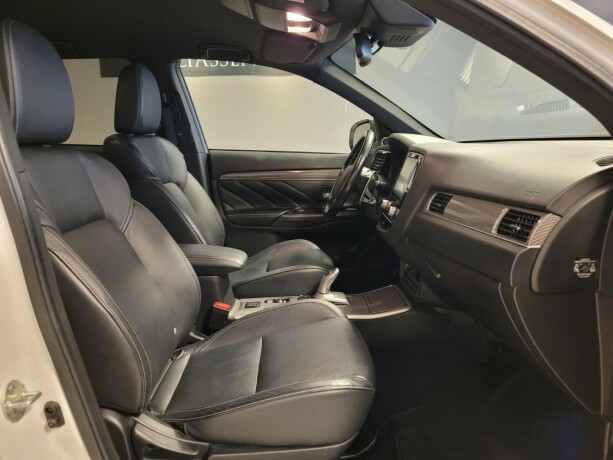 mitsubishi-outlander-plug-in-petrol-2020-big-10