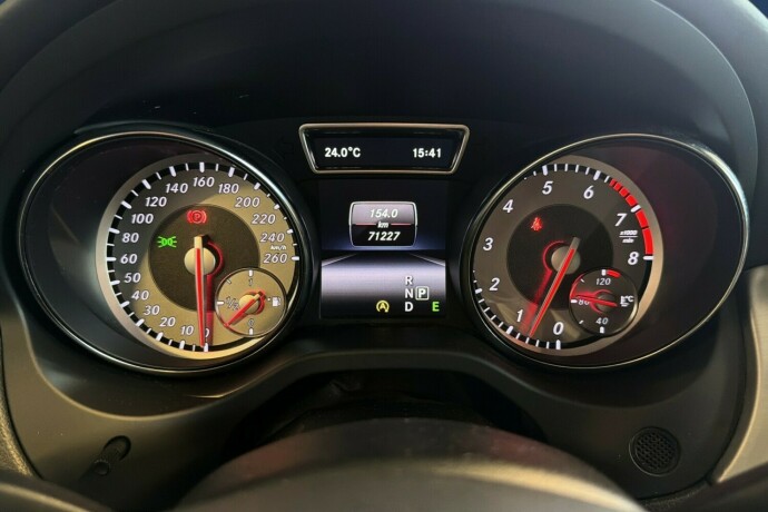 mercedes-benz-cla-bensin-2015-big-16