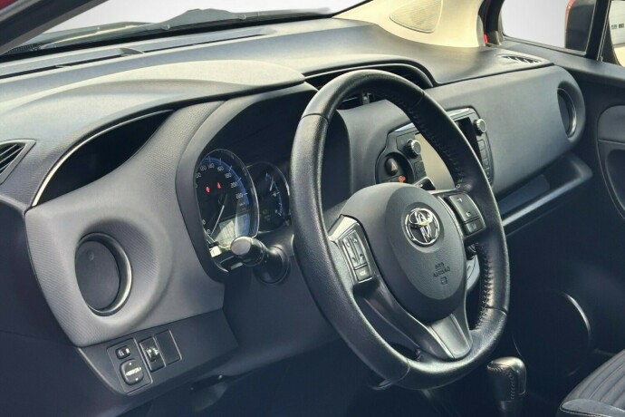 toyota-yaris-elektrisitetbensin-2015-big-9