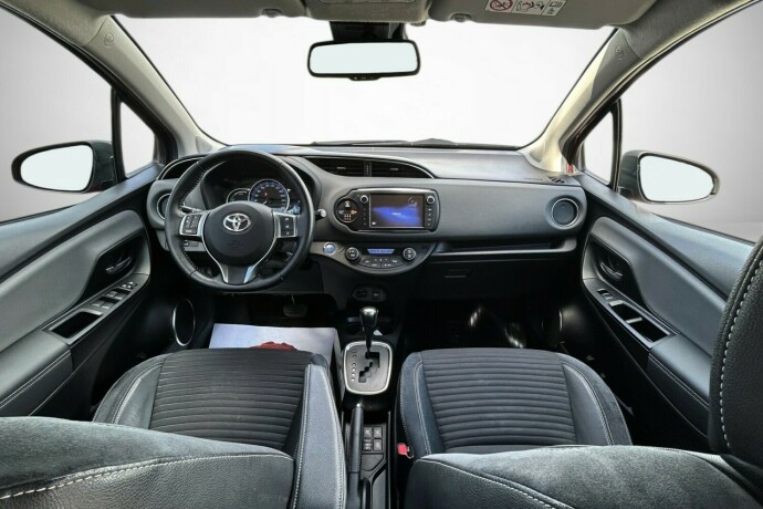 toyota-yaris-elektrisitetbensin-2015-big-8