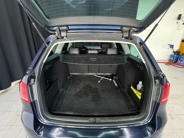 volkswagen-passat-diesel-2012-big-11