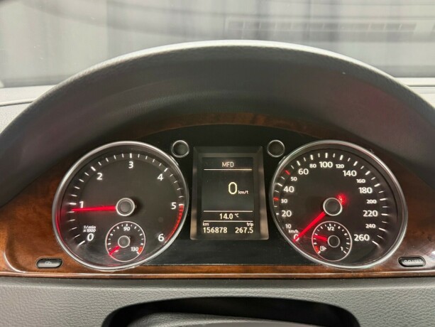 volkswagen-passat-diesel-2012-big-16