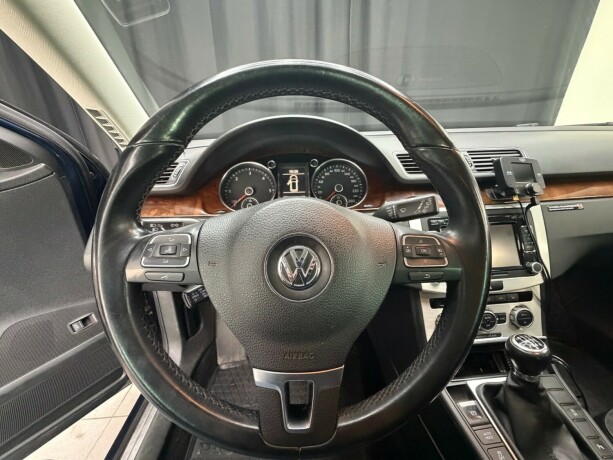volkswagen-passat-diesel-2012-big-14