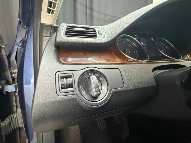 volkswagen-passat-diesel-2012-big-13