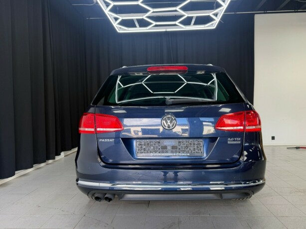 volkswagen-passat-diesel-2012-big-9