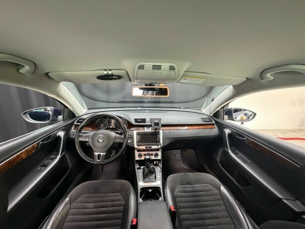 volkswagen-passat-diesel-2012-big-20