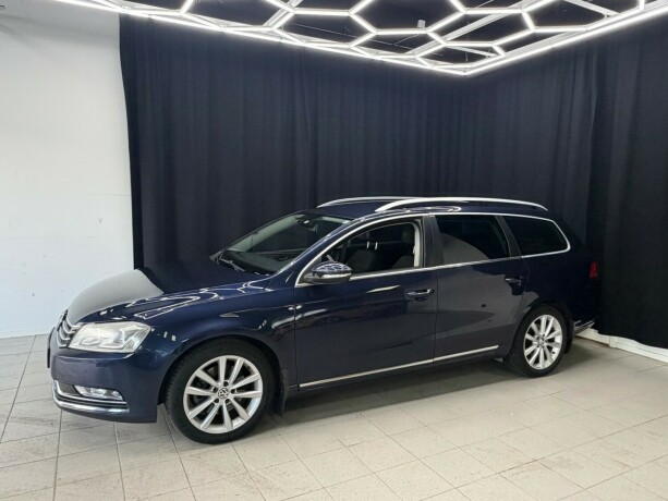 volkswagen-passat-diesel-2012-big-4