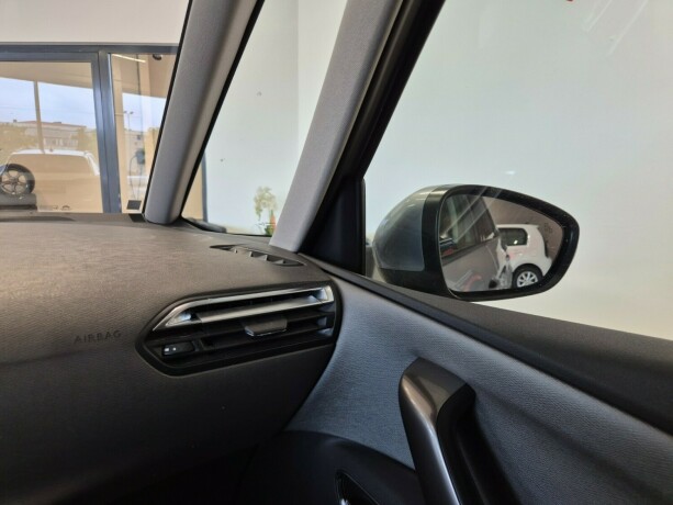 citroen-grand-c4-picasso-bensin-2018-big-17