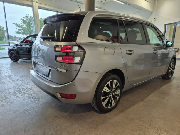 citroen-grand-c4-picasso-bensin-2018-big-4