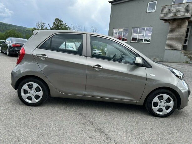 kia-picanto-bensin-2012-big-7