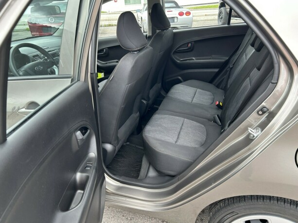 kia-picanto-bensin-2012-big-11