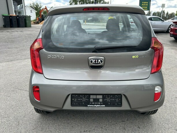 kia-picanto-bensin-2012-big-5