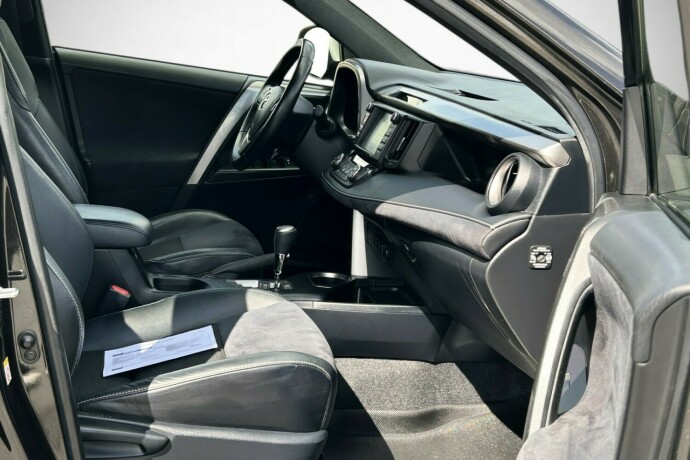 toyota-rav4-elektrisitetbensin-2016-big-9