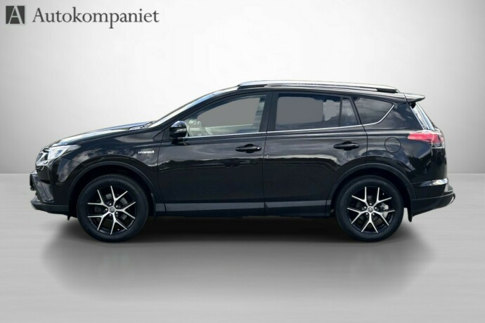 toyota-rav4-elektrisitetbensin-2016-big-1