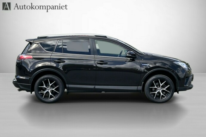 toyota-rav4-elektrisitetbensin-2016-big-5