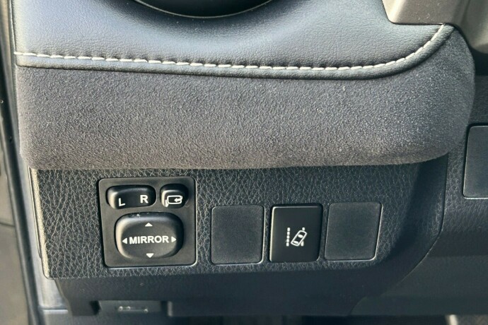 toyota-rav4-elektrisitetbensin-2016-big-14