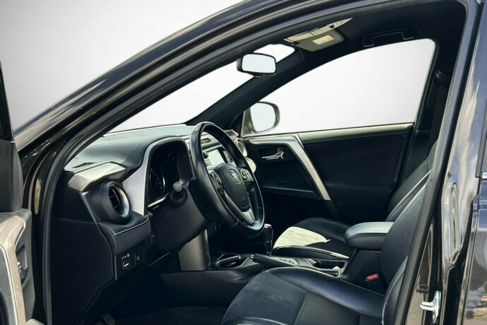 toyota-rav4-elektrisitetbensin-2016-big-12