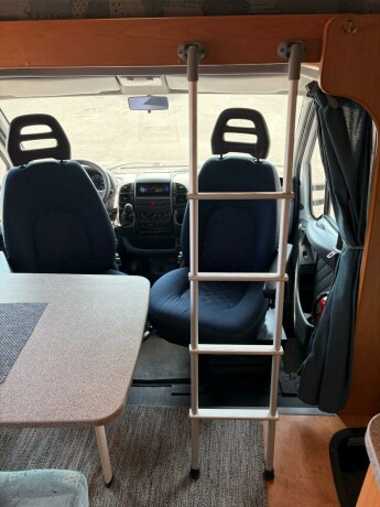 sunlight-alkove-dobbelseng-bak-vanlig-f248rerkort-truma-kombi-god-nyttelast-diesel-2007-big-23