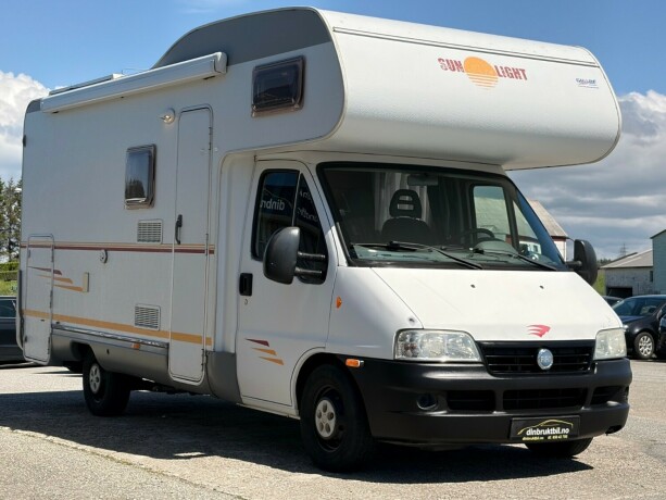 sunlight-alkove-dobbelseng-bak-vanlig-f248rerkort-truma-kombi-god-nyttelast-diesel-2007-big-2