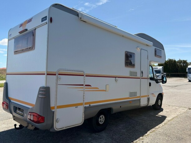 sunlight-alkove-dobbelseng-bak-vanlig-f248rerkort-truma-kombi-god-nyttelast-diesel-2007-big-4