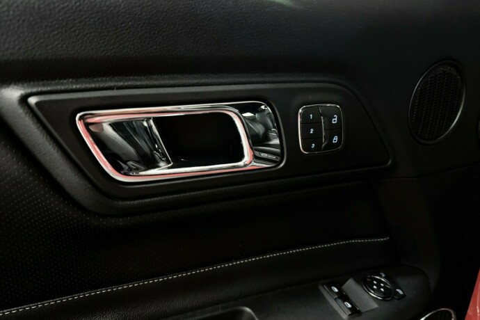 ford-mustang-bensin-2015-big-15